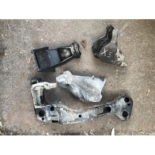 Кронштейн Лапа Мотора БМВ е90 е91 е60 е61 ф10 ф11 е65 е71 е70 Разборка