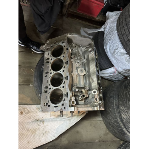 Двигун S63B44 M5 F90