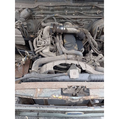 Продаєця двигун Форд маверік нісан терано 2.7