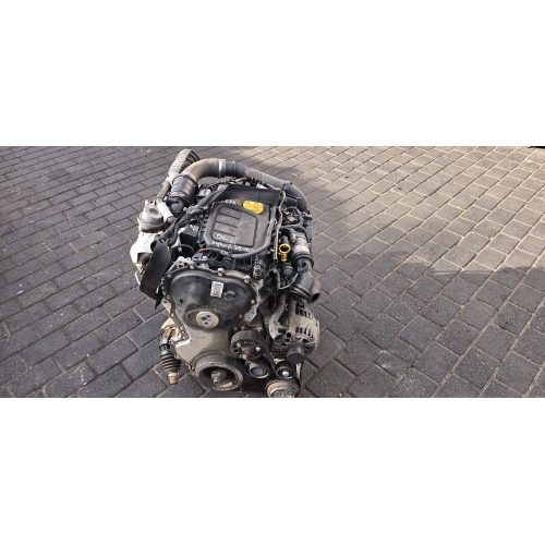 Двигун мотор двигатель Renault Trafic Vivaro R9M 402, 408, 450, 452