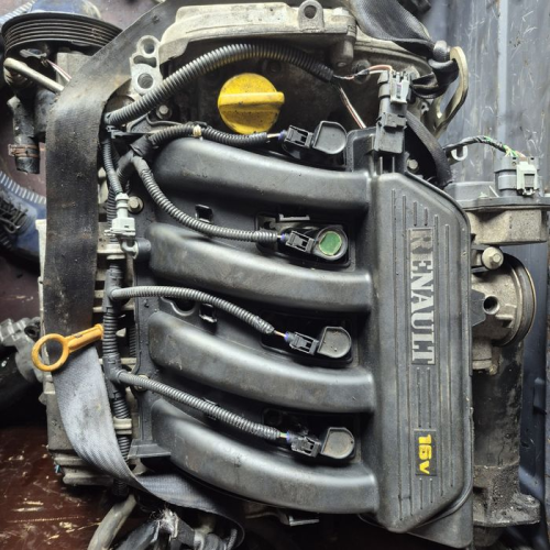 Двигун мотор двигатель Dacia DUSTER 1.6 16V 4x4 K4M 606 K4M606