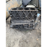 Мотор в розборе. Опель виваро 1.9