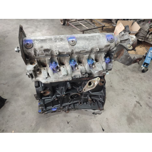 Двмгун двигатель мотор trafic vivaro primastar master espace laguna