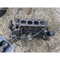 Блок двигуна Mercedes M102 2.0 бензин для W123 W124 W201, випущений в Україні.