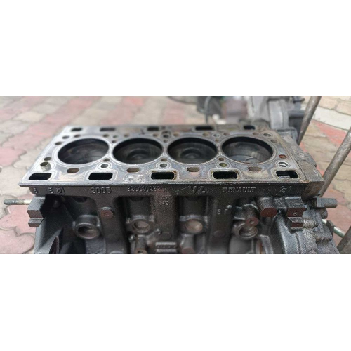 Низ двигуна мотора двигателя g9t renault master laguna ii 2.2 dci