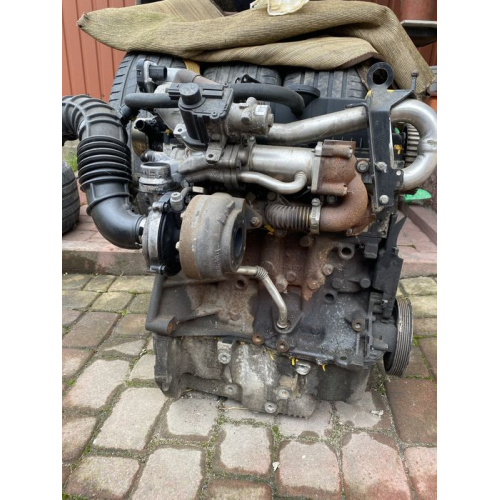 Двигун К9К 732 з форсунками, насосом і турбіною