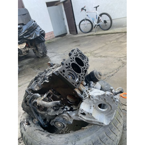 Продається  мотор 1,6  турбо -дизель в доброму стані ,без головки .