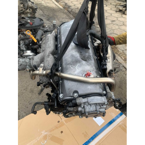 Мотор двигун В зборі з навісним  VW Touareg 2.5 TDI BAC 06r