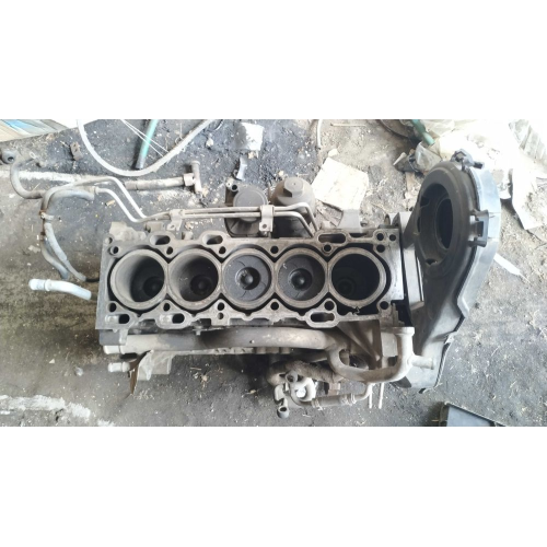 Блок двигуна Volvo D5, модель D5244T, 2001 рік, об'єм 2.4 літра, дизельне паливо. Блок двигуна Volvo D5, модель D5244T, 2001 рік, об'єм 2.4 літра, дизельне паливо.