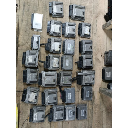 1. Блок управління двигуном для Volkswagen Golf 5, Skoda Octavia, Seat Alhambra, 2004-2010, 1.6-2.0 л, бензин/дизель.
2. Блок управління двигуном для Volkswagen Touran, Skoda Octavia, Seat Alhambra, 2004-2010, 1.9-2.0 л, дизель. 1. Блок управління двигуном для Volkswagen Golf 5, Skoda Octavia, Seat Alhambra, 2004-2010, 1.6-2.0 л, бензин/дизель.
2. Блок управління двигуном для Volkswagen Touran, Skoda Octavia, Seat Alhambra, 2004-2010, 1.9-2.0 л, дизель.