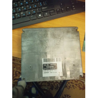 Блок керування двигуном Denso ECU 275100-6810 для Toyota LEXUS 8966148A81, рік випуску невідомий, об'єм двигуна та тип палива також невідомі.