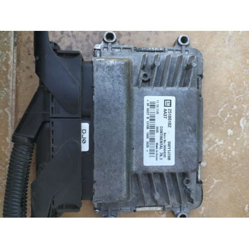 Блок управління двигуном ЕБУ для Chevrolet Cruze 1.6 J300, 2012 рік, об'єм двигуна 1.6 л, бензин. Блок управління двигуном ЕБУ для Chevrolet Cruze 1.6 J300, 2012 рік, об'єм двигуна 1.6 л, бензин.