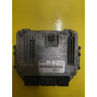Блок управління двигуном Renault Trafic 0281017065-8200935115: агрегат, модель, рік, об'єм двигуна, паливо. Renault Trafic, 0281017065, 2015, 2.0 л, дизель.