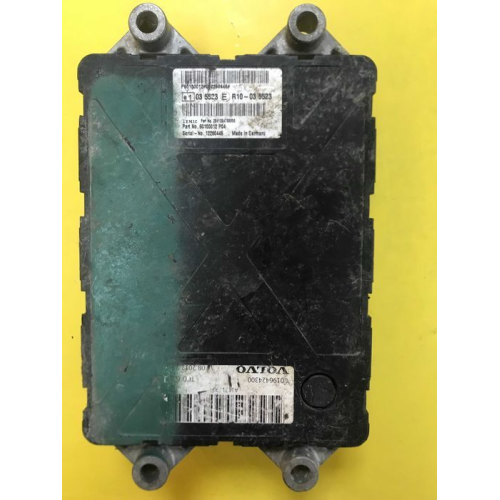 Блок управління двигуном Volvo P60100012, модель P04 r10, рік випуску 035523, об'єм двигуна - 60100012, паливо - дизель. Блок управління двигуном Volvo P60100012, модель P04 r10, рік випуску 035523, об'єм двигуна - 60100012, паливо - дизель.