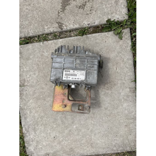 Голова циліндра VW Golf 3, Passat B3, 1992, 1.8 л, бензин. Голова циліндра VW Golf 3, Passat B3, 1992, 1.8 л, бензин.