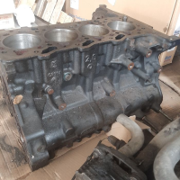Двигун D6BA від Ford - дизельний, 6 циліндрів, 3.3 л, випущений у 2000 році.