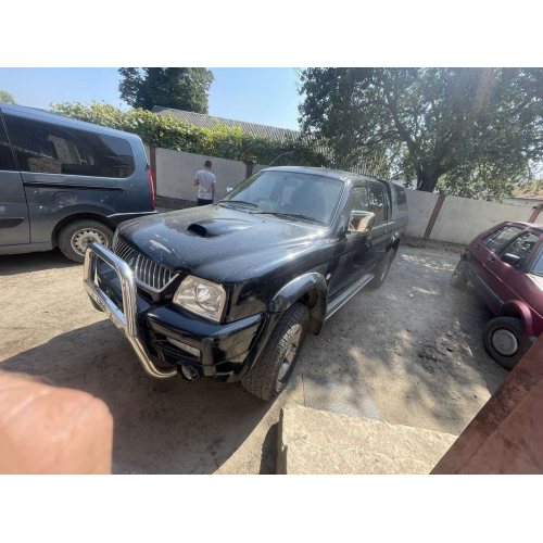 Двигун Mitsubishi 4D56, 2008 р.в., 2.5 л дизель. Двигун Hyundai D4BH, 2005 р.в., 2.5 л дизель.