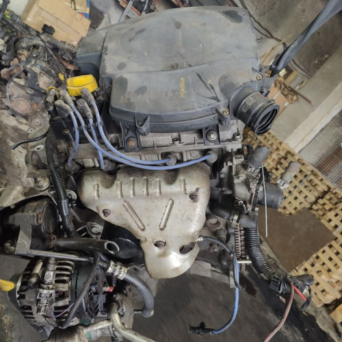 Двигун мотор Dacia Logan Renault 1.4i 2004 1.4 л бензин. Двигун мотор Dacia Logan Renault 1.4i 2004 1.4 л бензин.