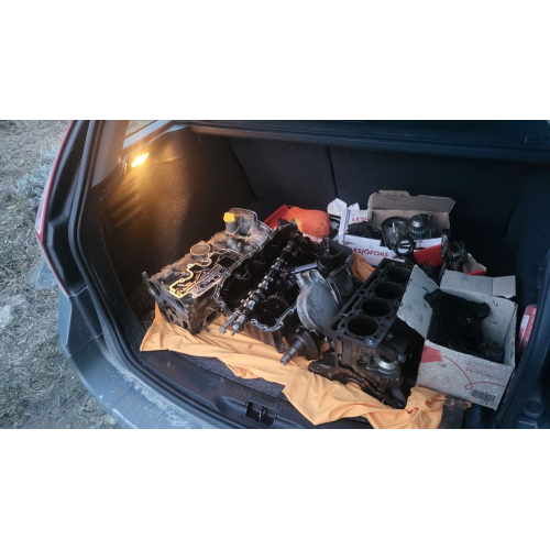 Двигун Renault Megane 2, 1.6 бензин, 2005 рік, об'єм 1.6 л. Двигун Renault Megane 2, 1.6 бензин, 2005 рік, об'єм 1.6 л.