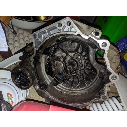 Двигун Volkswagen Golf 4 1.6 бензин МКПП, випущений в Україні. Двигун Volkswagen Golf 4 1.6 бензин МКПП, випущений в Україні.