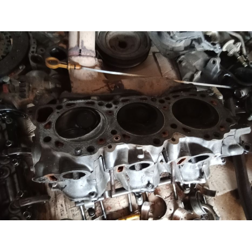 Голова блоку двигуна Nissan Maxima J30, 1994 рік, 3.0 л, бензин. Коленвал для цього агрегату також доступний. Голова блоку двигуна Nissan Maxima J30, 1994 рік, 3.0 л, бензин. Коленвал для цього агрегату також доступний.