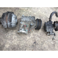 Компресор кондиціонера Honda Civic, 2001 рік, 1.7 л, бензин. Насос ГУР від двигуна D17A2.