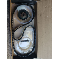 Комплект ГРМ Gates для Chevrolet Aveo 1.5, 2008, 1.5 л, бензин: ремінь ГРМ, ролики, натяжники, шестерні, маркізи.