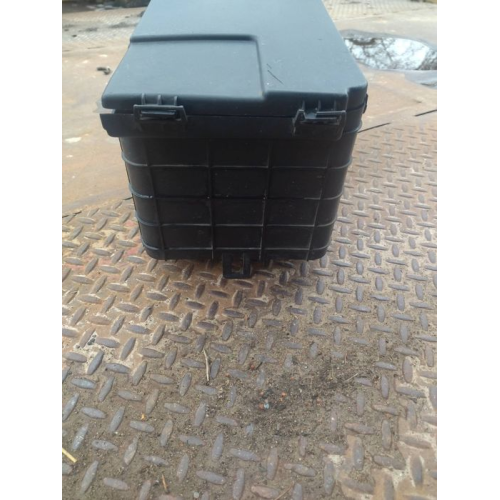 Коробка АКБ Volkswagen Caddy