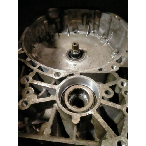 Коробка автомат Mitsubishi Outlander XL 2.4л 2010р укр. Назва агрегату: Коробка автомат, модель: Outlander XL, рік випуску: 2010, об'єм двигуна: 2.4л, паливо: бензин.