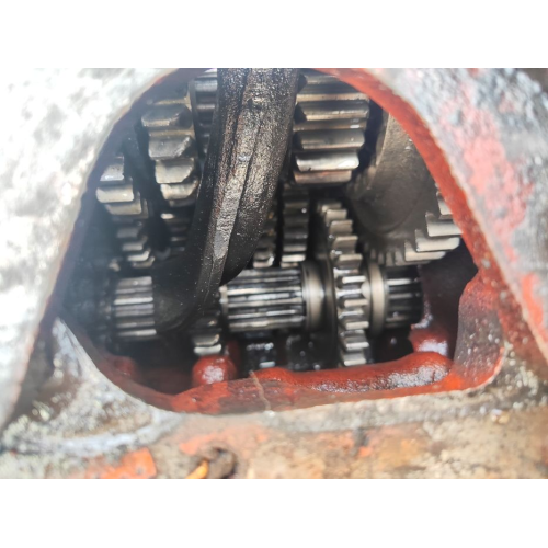 Коробка МТЗ 82/80/892: двигун 80 к.с., дизель, 1982 р. Відмінний стан, готова до використання.