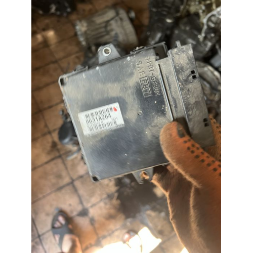 Блок автоматичної коробки передач Mitsubishi 8631A264, 2014 рік, 2.4 л, бензин. Блок автоматичної коробки передач Mitsubishi 8631A264, 2014 рік, 2.4 л, бензин.