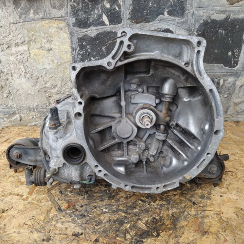 Коробка передач Mazda Demio 1.5 16V 2000-2002р.в. 1.5 л бензин. Коробка передач Mazda Demio 1.5 16V 2000-2002р.в. 1.5 л бензин.