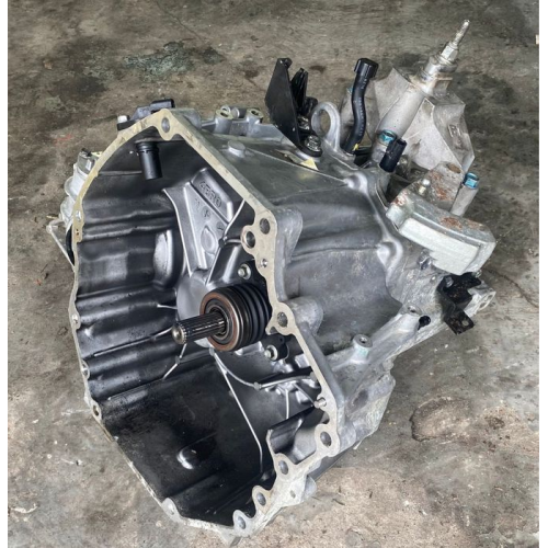 Коробка передач КПП на авто Nissan X-Trail/Qashqai: JF011E, 2014, 2.0 л, бензин. Коробка передач КПП на авто Nissan X-Trail/Qashqai: JF011E, 2014, 2.0 л, бензин.