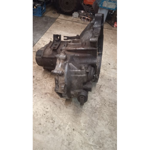 Коробка передач Mazda 626 gc 2.0, 1990 рік, бензин, 2.0 л. Коробка передач Mazda 626 gc 2.0, 1990 рік, бензин, 2.0 л.