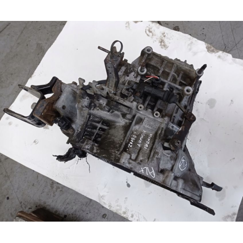 Коробка передач механічна МКПП 5-ступ Hyundai Trajet 2.0 бензин 2000 р. Коробка передач механічна МКПП 5-ступ Hyundai Trajet 2.0 бензин 2000 р.