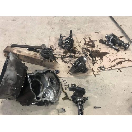 Коробка передач механіка для Ford S-Max 2014 року з двигуном 1.6 тді. Коробка передач механіка для Ford S-Max 2014 року з двигуном 1.6 тді.