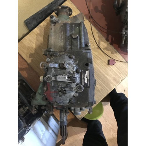 Коробка передач Mercedes 207-310, 1980 рік, 2.4 л дизель. Коробка передач Mercedes 207-310, 1980 рік, 2.4 л дизель.