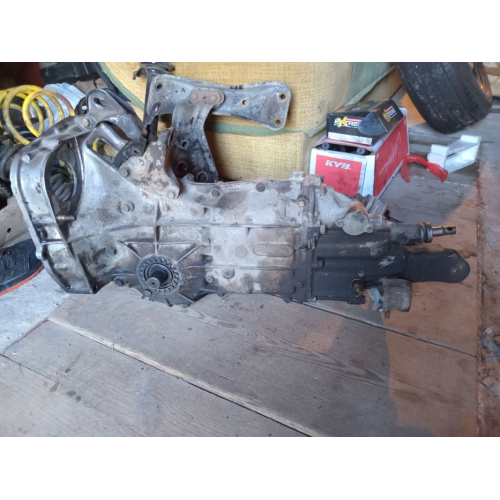 Коробка передач на автомобіль субару 1990-1998 года випуску Коробка передач на автомобіль субару 1990-1998 года випуску