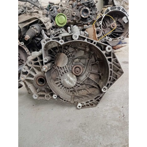 Коробка передач Opel Insignia 2.0 F-40, 2015 рік, об'єм двигуна 2.0 л, бензин. Коробка передач Opel Insignia 2.0 F-40, 2015 рік, об'єм двигуна 2.0 л, бензин.