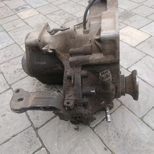 Коробка передач для VW Caddy 2002Р 1,4 бензин. Коробка передач для VW Caddy 2002Р 1,4 бензин.