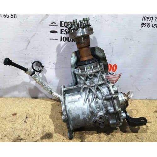 Коробка роздаточна для Ford Escape, 2008 рік, об'єм двигуна 2.3 л, бензин. Коробка роздаточна для Ford Escape, 2008 рік, об'єм двигуна 2.3 л, бензин.