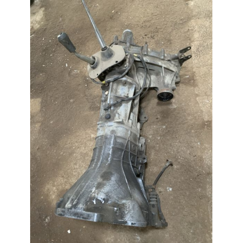 Коробка з роздаткою для Mitsubishi Pajero, модель V5MT1, 2005 рік, об'єм двигуна 3.2 л, паливо - дизель. Коробка з роздаткою для Mitsubishi Pajero, модель V5MT1, 2005 рік, об'єм двигуна 3.2 л, паливо - дизель.