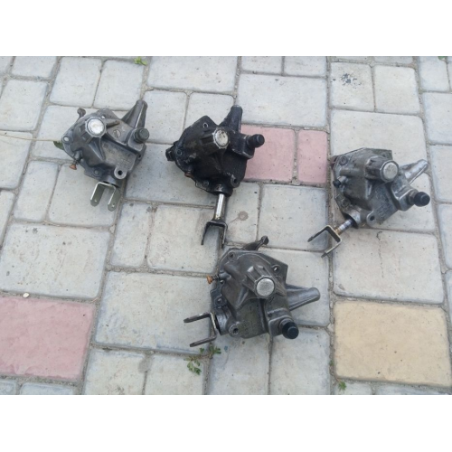 1. Коробка передач F16: механізм переключення передач, модель, 1998, 2.0 л, бензин.
2. Коробка передач F18: механізм переключення передач, модель, 2005, 1.8 л, дизель. 1. Коробка передач F16: механізм переключення передач, модель, 1998, 2.0 л, бензин.
2. Коробка передач F18: механізм переключення передач, модель, 2005, 1.8 л, дизель.