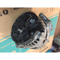 Генератор Bosch 14 V 180A для двигуна Mercedes-Benz M272. Модель A0131543502. Рік випуску - не вказано. Об'єм двигуна - 3.0 літра. Паливо - бензин.