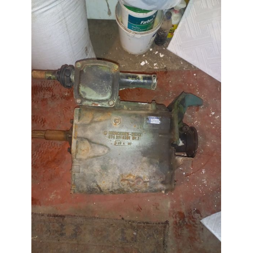Коробка передач Mercedes 814D, редуктор заднього моста, 1998 рік, 4,2 л дизель. Коробка передач Mercedes 814D, редуктор заднього моста, 1998 рік, 4,2 л дизель.