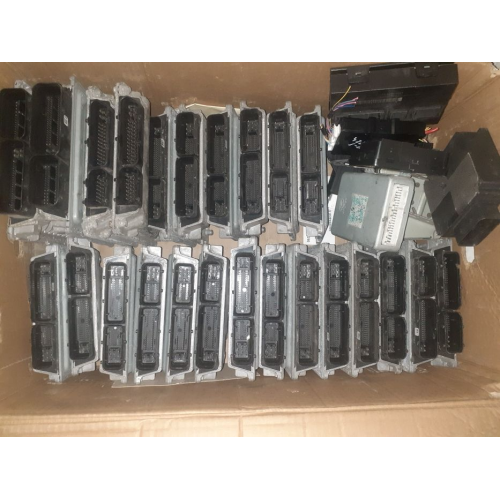 Блок управління двигуном ECU Bosch ME17.5.20, 2015, 1.6 л, бензин. Блок управління трансмісією TCM ZF 6HP26, 2012, 3.0 л, дизель. Блок управління електронікою кузова BCM Delphi 28370309, 2018, 2.0 л, бензин. Блок управління двигуном ECU Bosch ME17.5.20, 2015, 1.6 л, бензин. Блок управління трансмісією TCM ZF 6HP26, 2012, 3.0 л, дизель. Блок управління електронікою кузова BCM Delphi 28370309, 2018, 2.0 л, бензин.