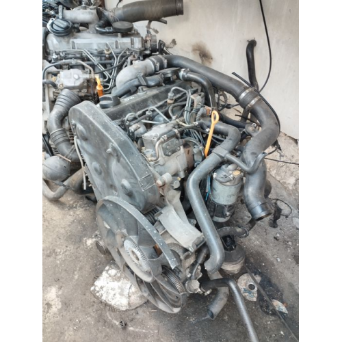 Двигун Volkswagen Passat B5, Audi A4, 1.8 л, бензин, 2000. Volkswagen Баггі, 2.0 л, бензин, 2015. Трактор, 3.0 л, дизель, 2010. Двигун Volkswagen Passat B5, Audi A4, 1.8 л, бензин, 2000. Volkswagen Баггі, 2.0 л, бензин, 2015. Трактор, 3.0 л, дизель, 2010.