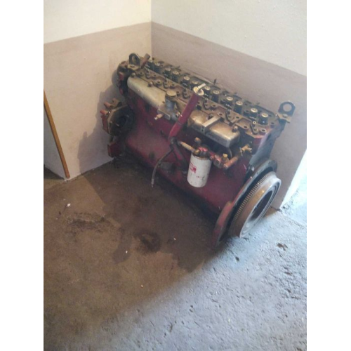 Мотор Кейс ДТ437, дизельний двигун, 4-циліндровий, випущений у 2010 році, об'єм 4,4 литра.