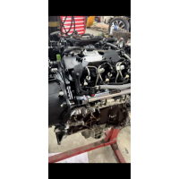 Двигун Range Rover 2,7d 2006 2,7 л дизель, 3,0 2010 3,0 л, 4,2 2008 4,2 л, 4,4 2012 4,4 л, 5,0 2015 5,0 л бензин.