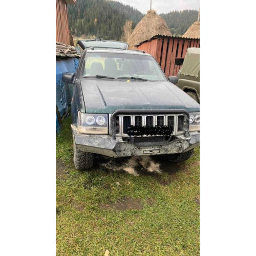 Мотор в розборі Jeep Grand Cherokee ZJ, 1993 рік, 4.0 літра, бензин. Мотор в розборі Jeep Grand Cherokee ZJ, 1993 рік, 4.0 літра, бензин.